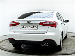 KIA K3 - Vista 6