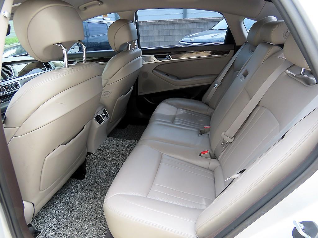 Genesis G80 - Vista 6