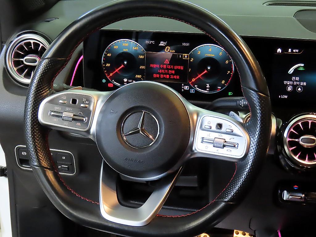 Mercedes Benz GLB Class - Vista 8
