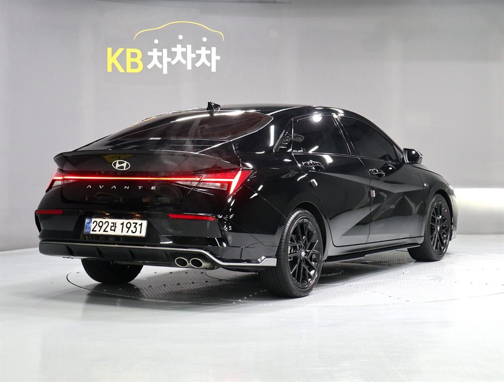 HYUNDAI Avante - Vista 3