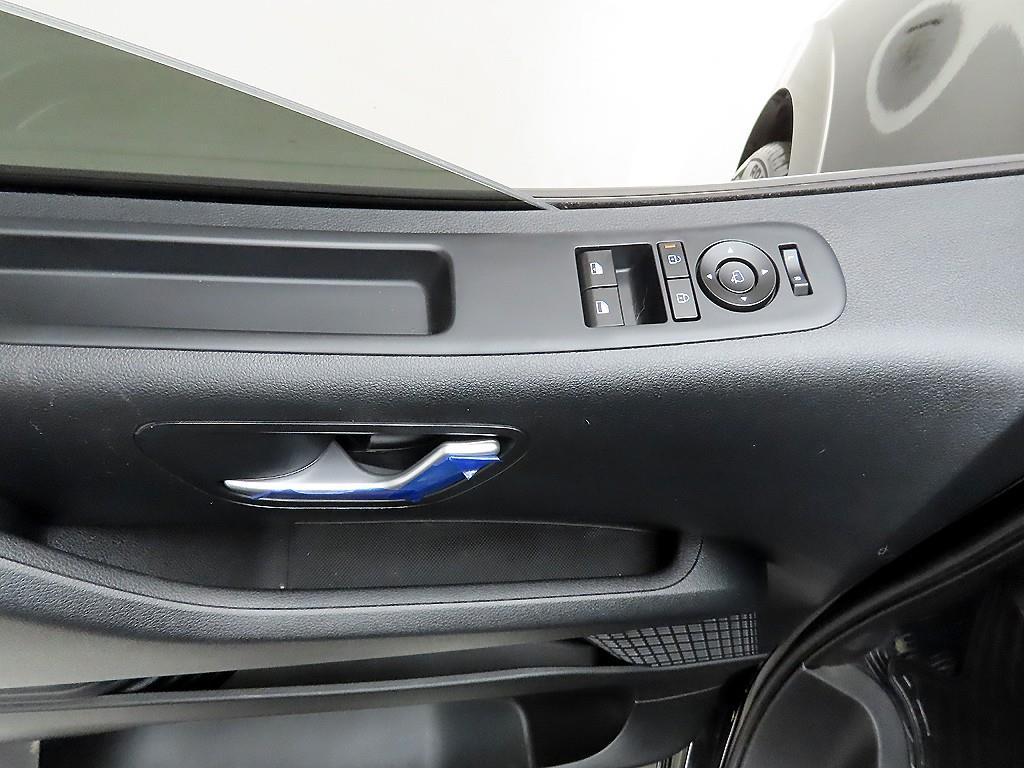 HYUNDAI Staria - Vista 11