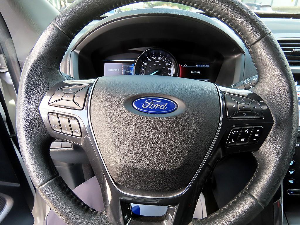 Ford Explorer - Vista 8