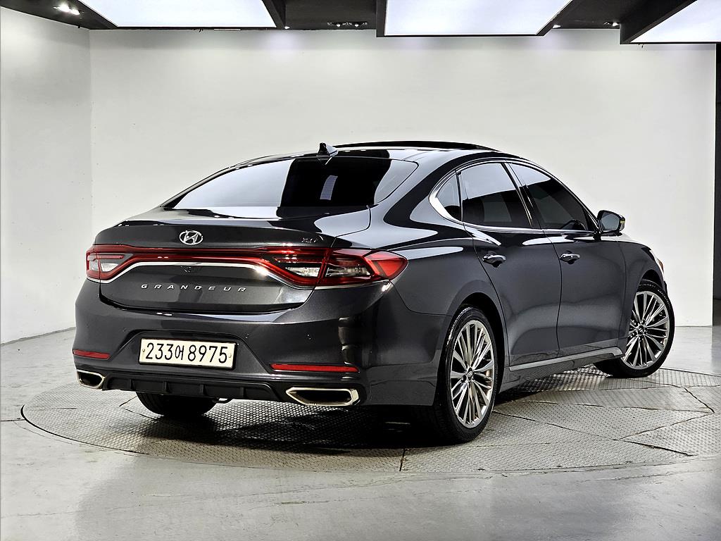 HYUNDAI Grandeur - Vista 4