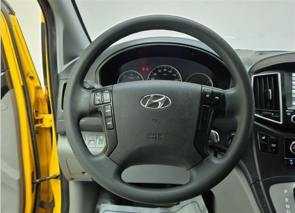 HYUNDAI Starex - Vista 9