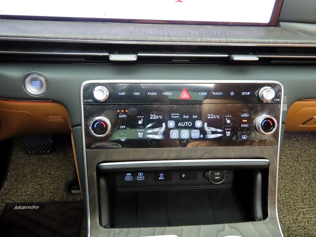 Genesis GV80 - Vista 9