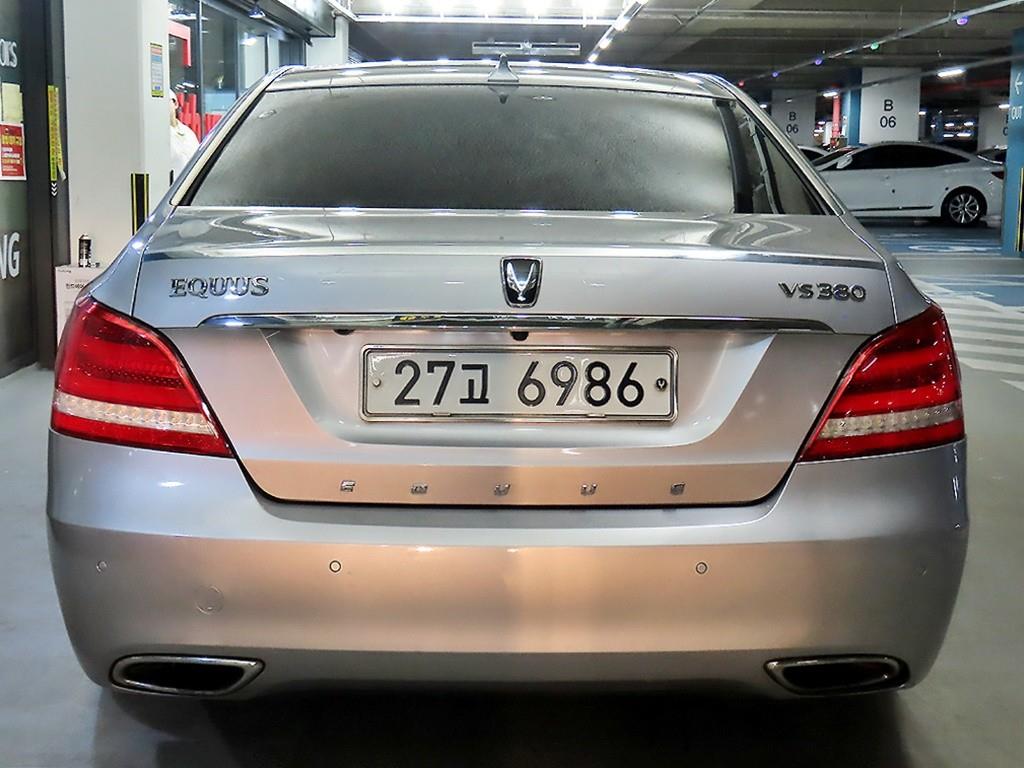 HYUNDAI Equus - Vista 5
