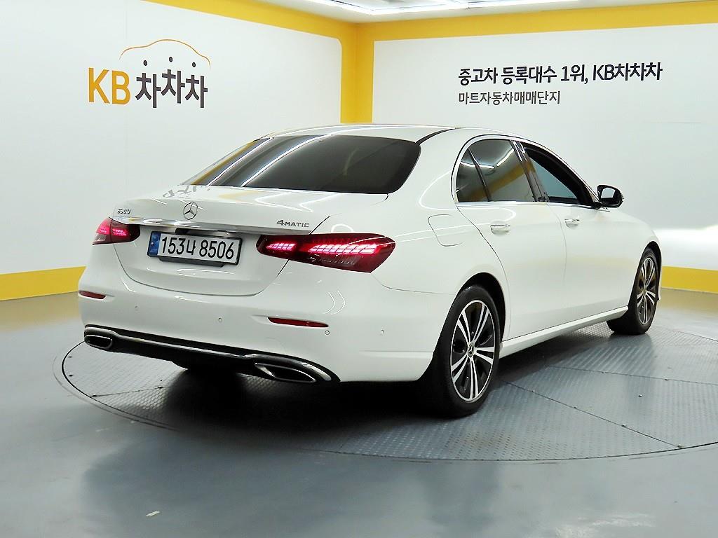 Mercedes Benz E class - Vista 4