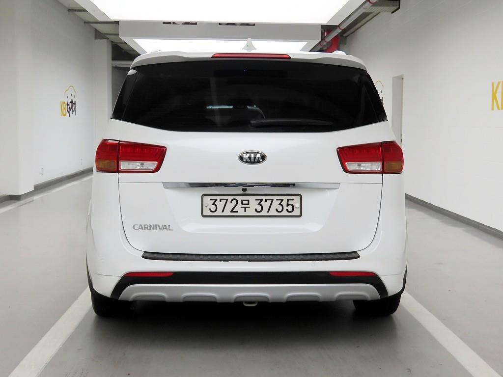 KIA Carnival - Vista 3