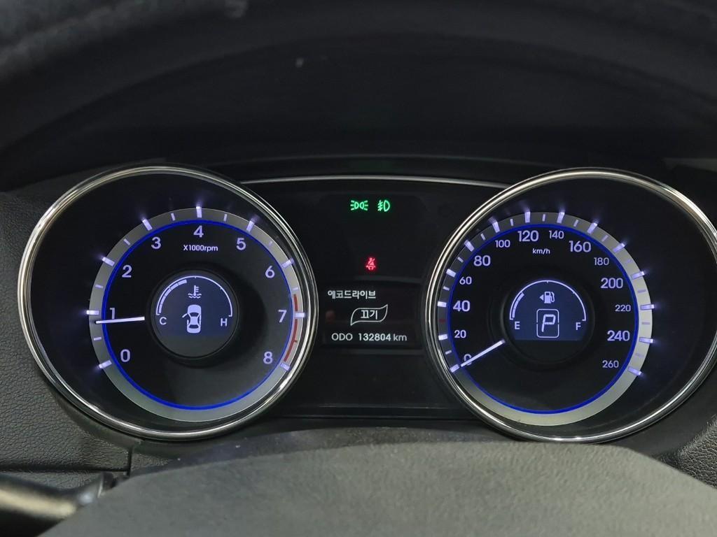 HYUNDAI Sonata - Vista 6