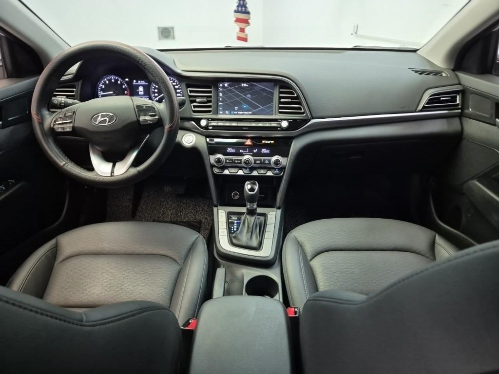 HYUNDAI Avante - Vista 6
