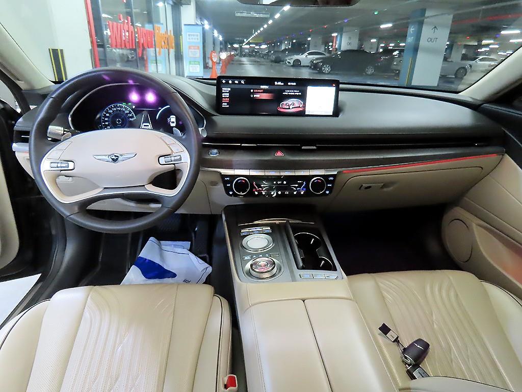 Genesis G80 - Vista 10