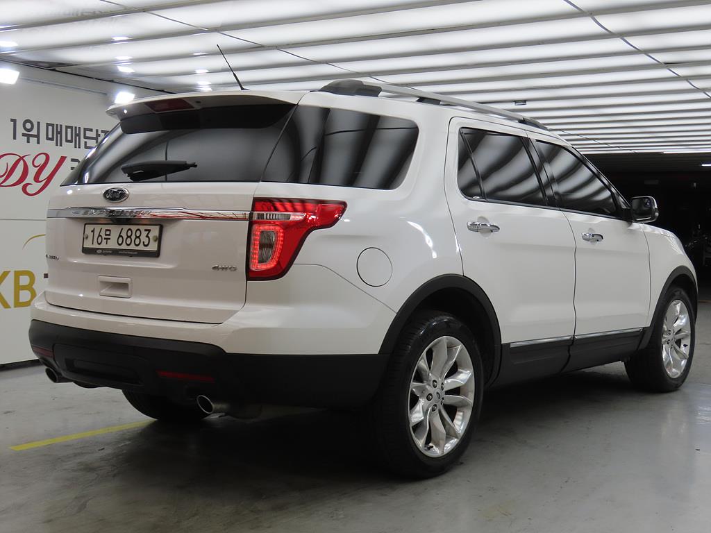 Ford Explorer - Vista 3