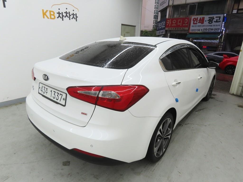 KIA K3 - Vista 3