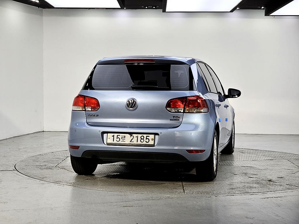 Volkswagen Golf - Vista 3