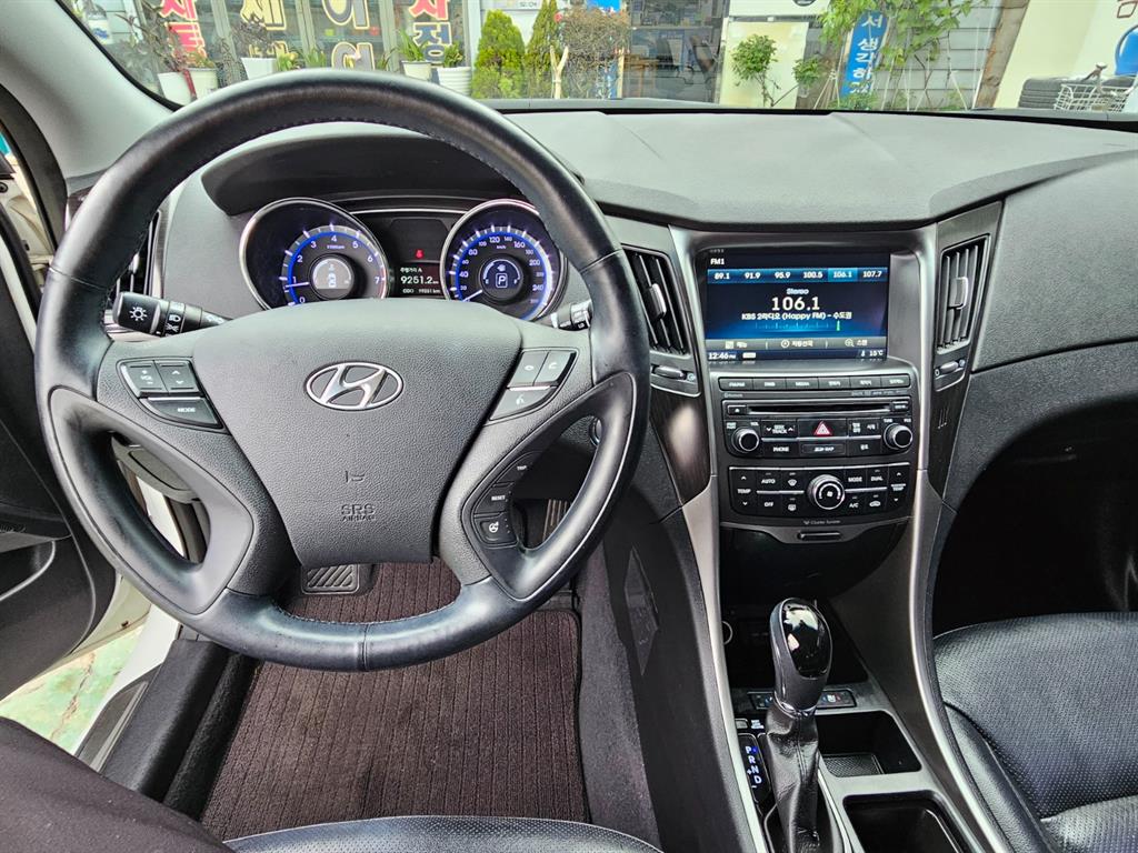 HYUNDAI Sonata - Vista 12