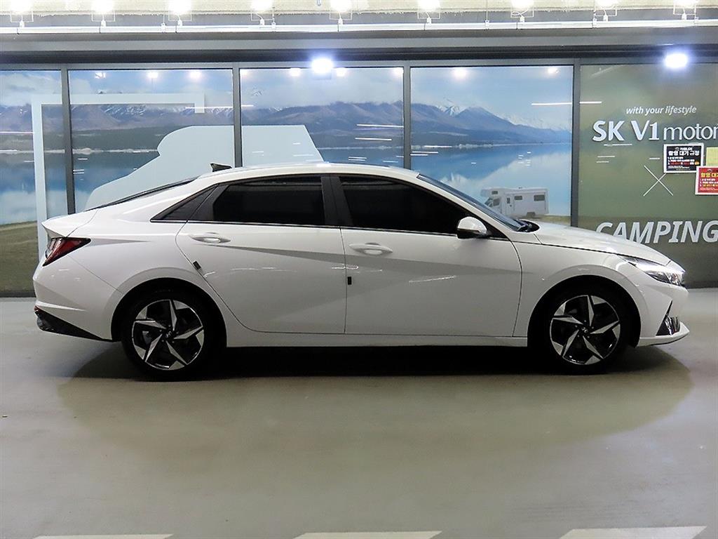HYUNDAI Avante - Vista 3