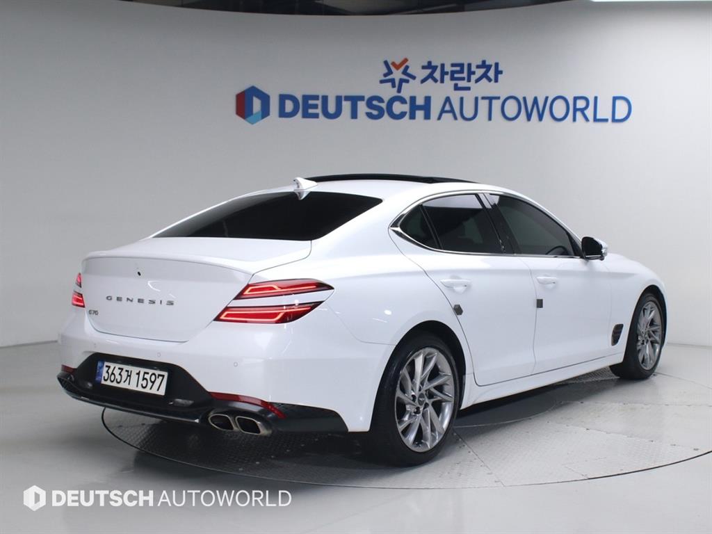 Genesis G70 - Vista 2