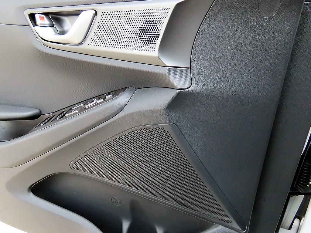 HYUNDAI Ioniq - Vista 11