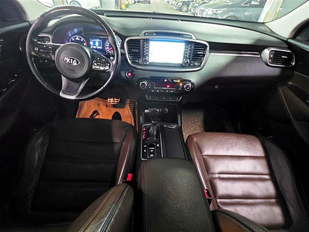 KIA Sorento - Vista 9