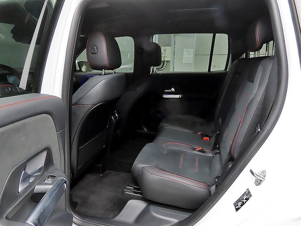 Mercedes Benz GLB Class - Vista 6