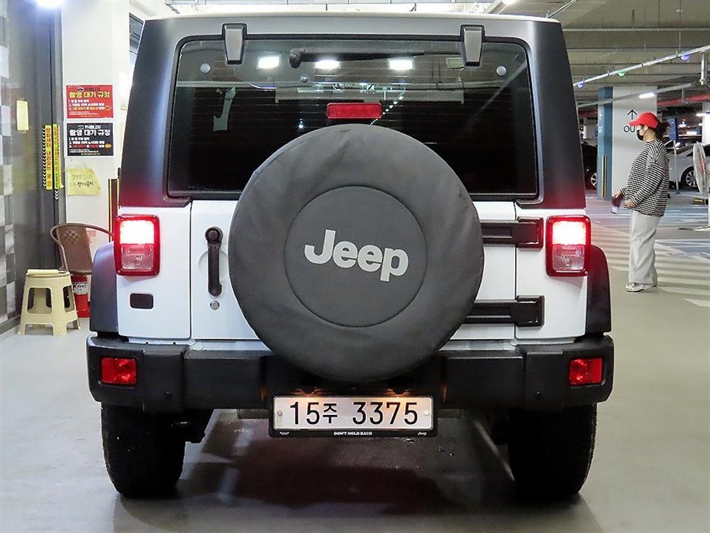 Jeep Wrangler - Vista 5