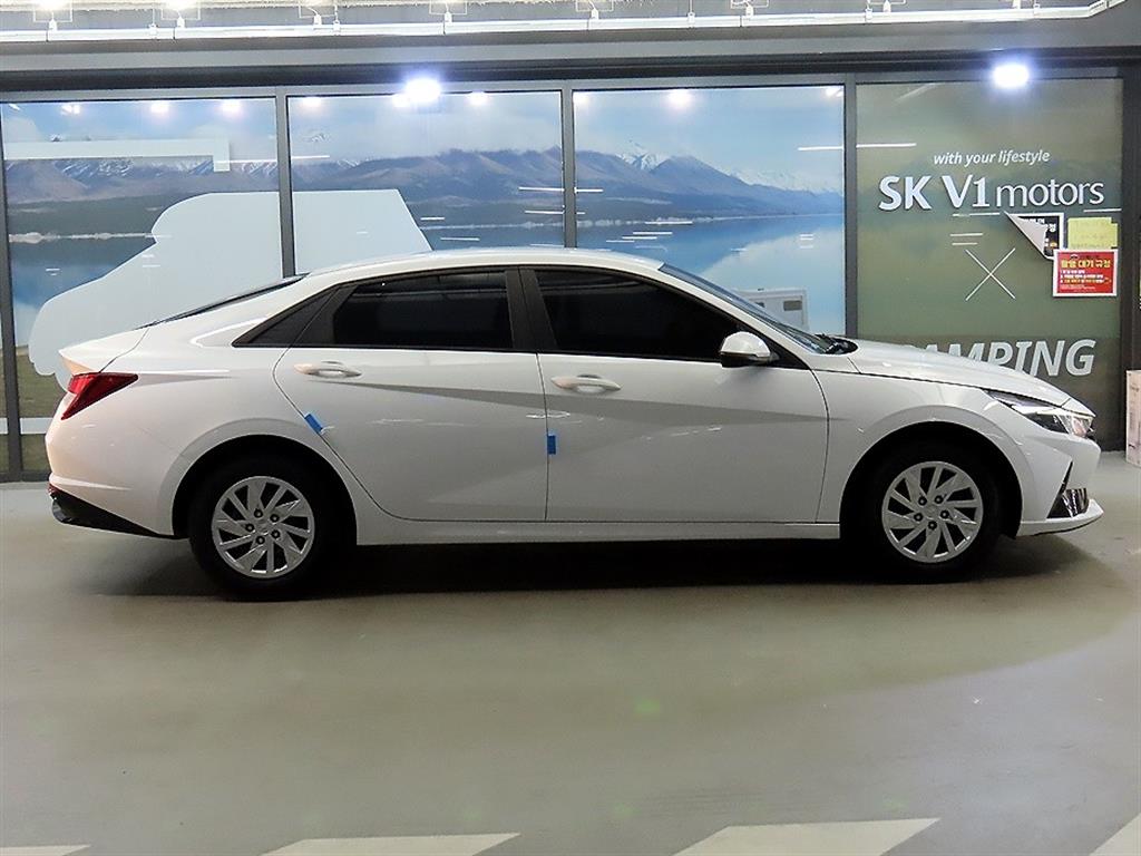HYUNDAI Avante - Vista 3