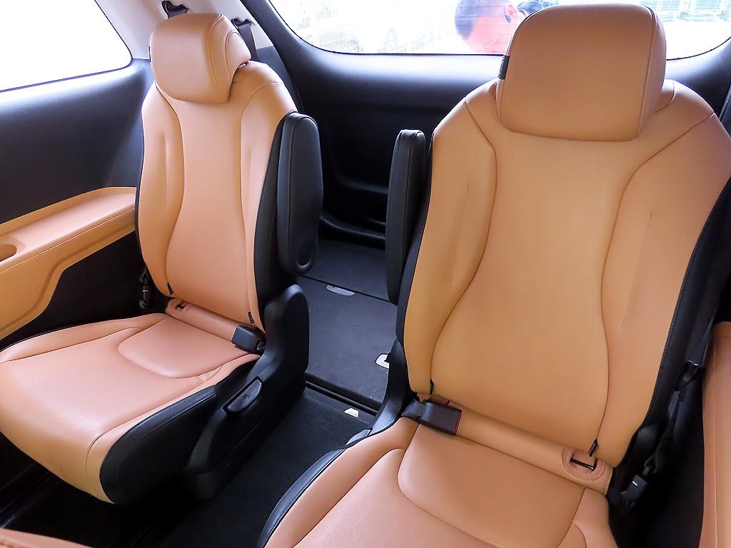 KIA Carnival - Vista 7