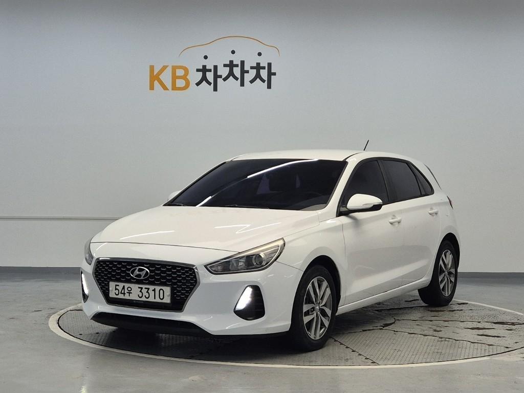 HYUNDAI i30 2018 Blanco - Importación desde Corea - HF Imports Iquique - Foto 1