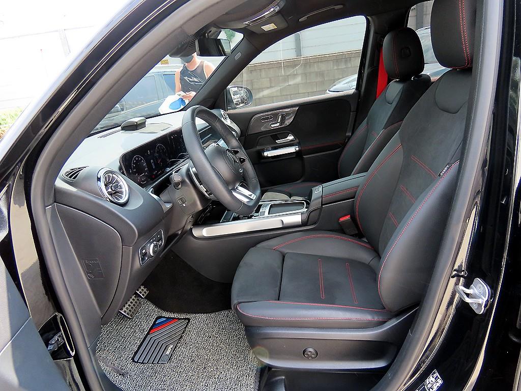 Mercedes Benz GLB Class - Vista 5