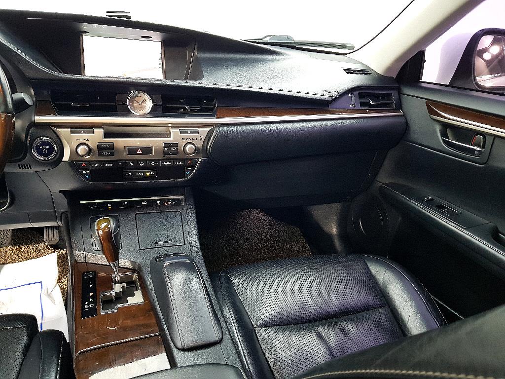 Lexus ES - Vista 10