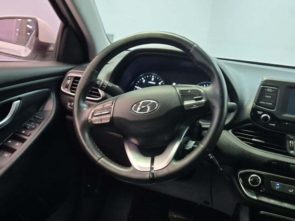 HYUNDAI i30 - Vista 9