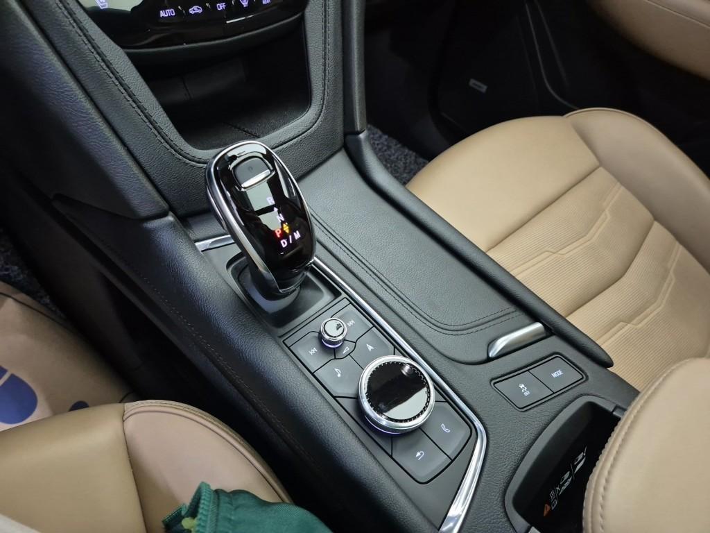 Cadillac XT6 - Vista 8
