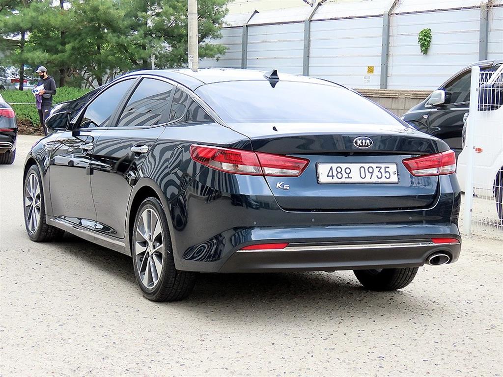 KIA K5 - Vista 3