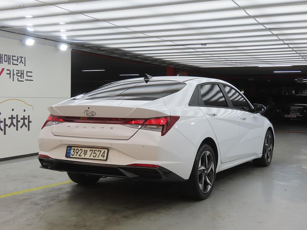 HYUNDAI Avante - Vista 4