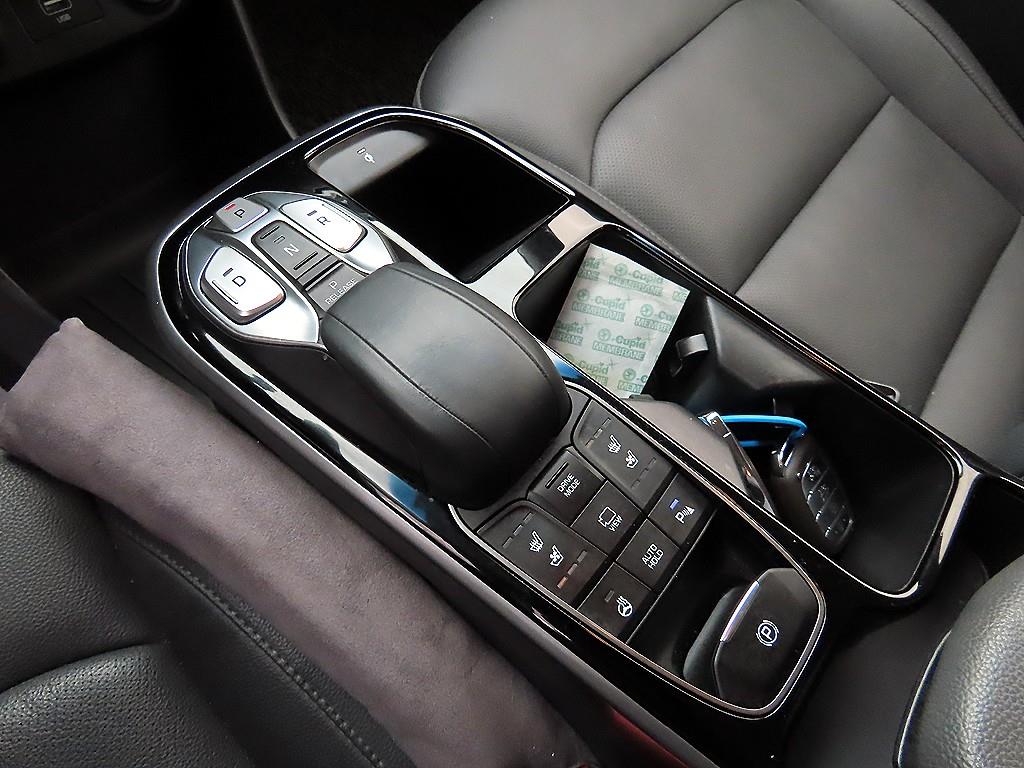 HYUNDAI Ioniq - Vista 10