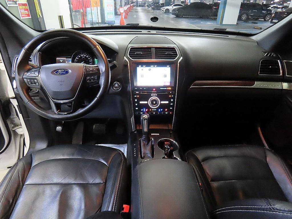 Ford Explorer - Vista 10