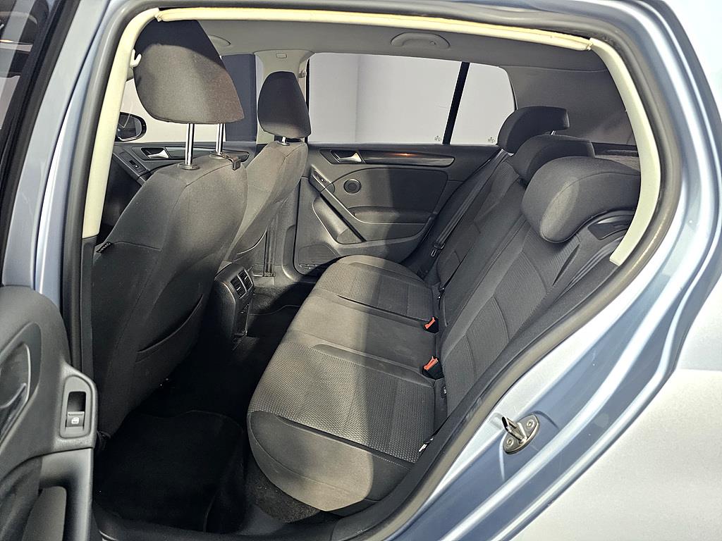Volkswagen Golf - Vista 9