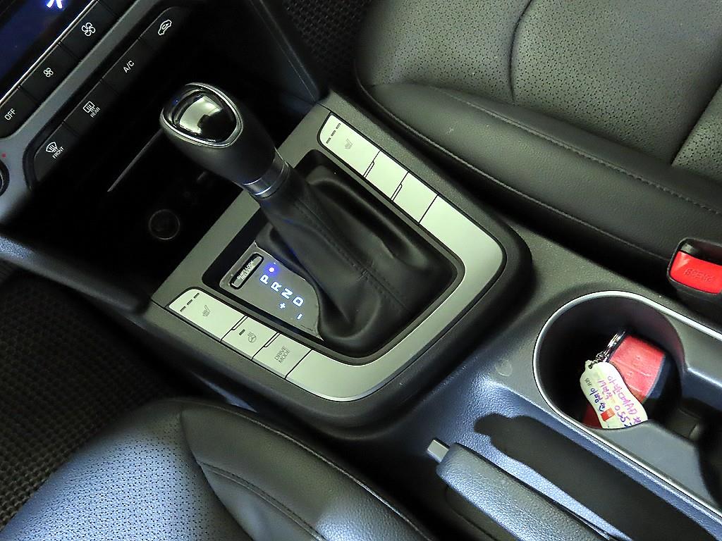 HYUNDAI Avante - Vista 12