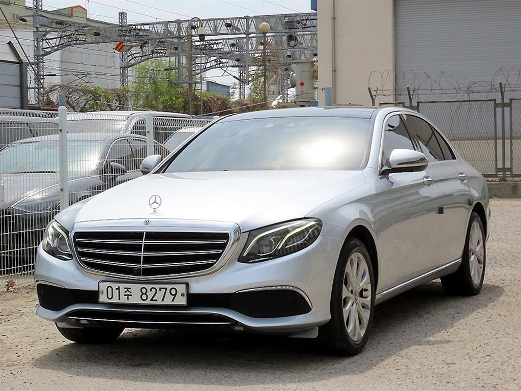 Mercedes Benz E class - Vista 2