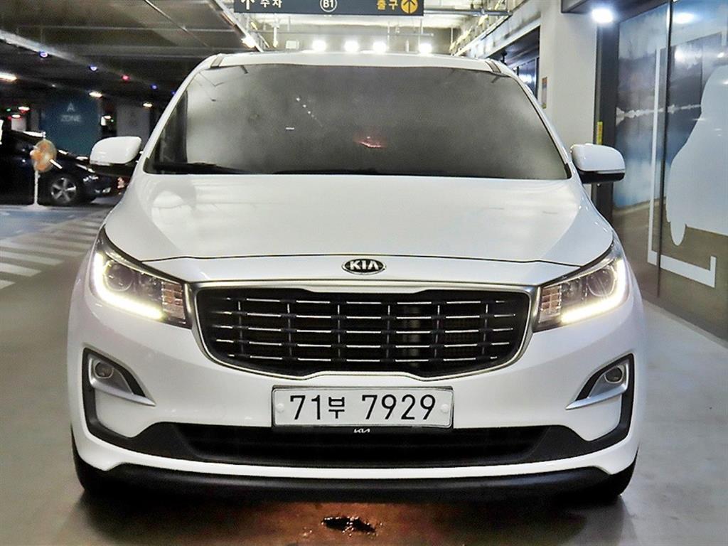 KIA Carnival - Vista 2