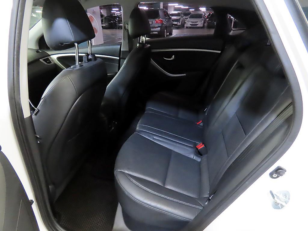 HYUNDAI i30 - Vista 7
