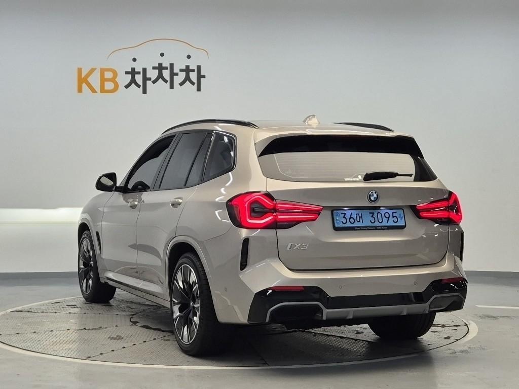 BMW iX3 - Vista 2
