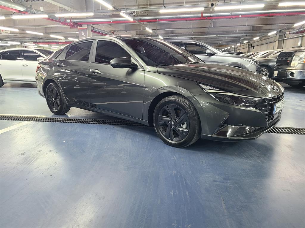 HYUNDAI Avante - Vista 4