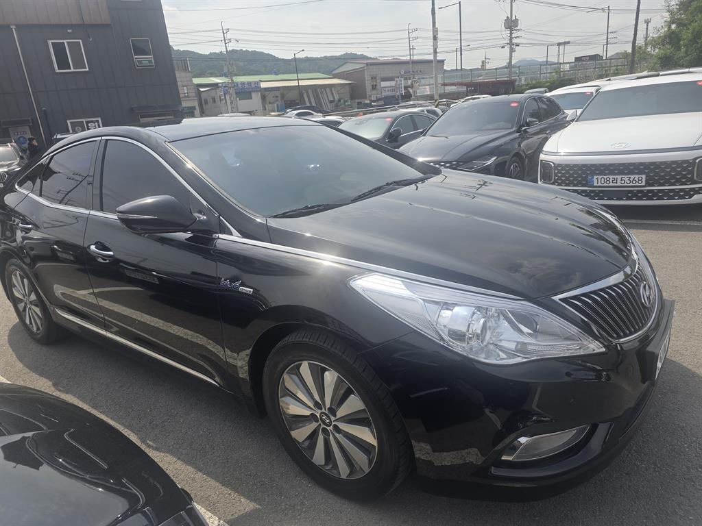 HYUNDAI Grandeur - Vista 3