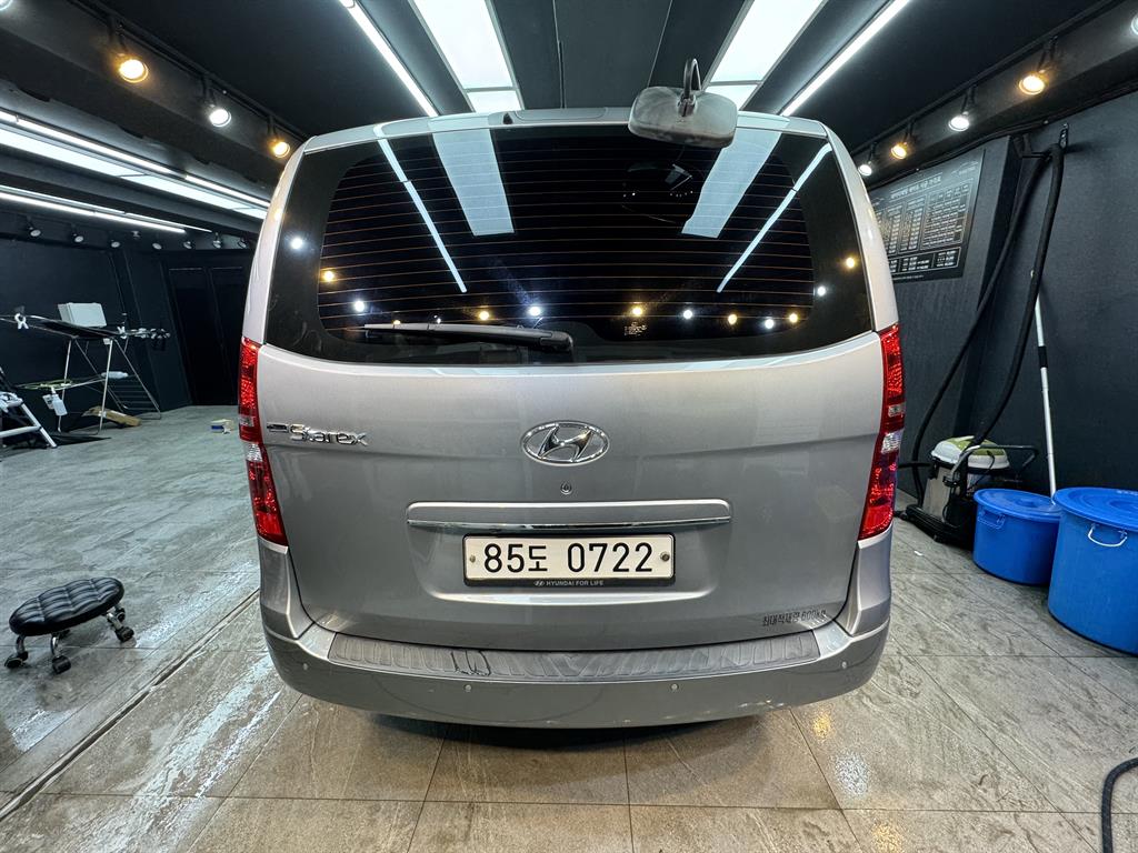 HYUNDAI Starex - Vista 5