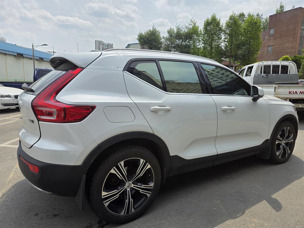 Volvo XC40 - Vista 3