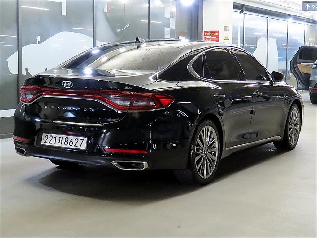 HYUNDAI Grandeur - Vista 4