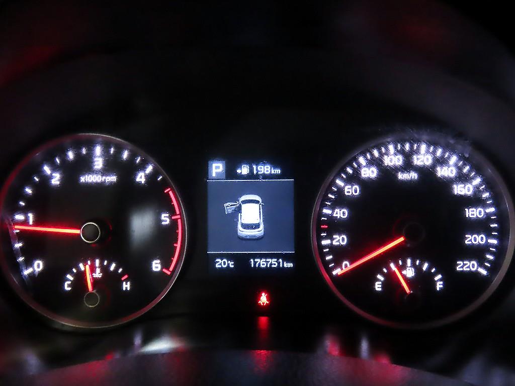 KIA Stonic - Vista 9