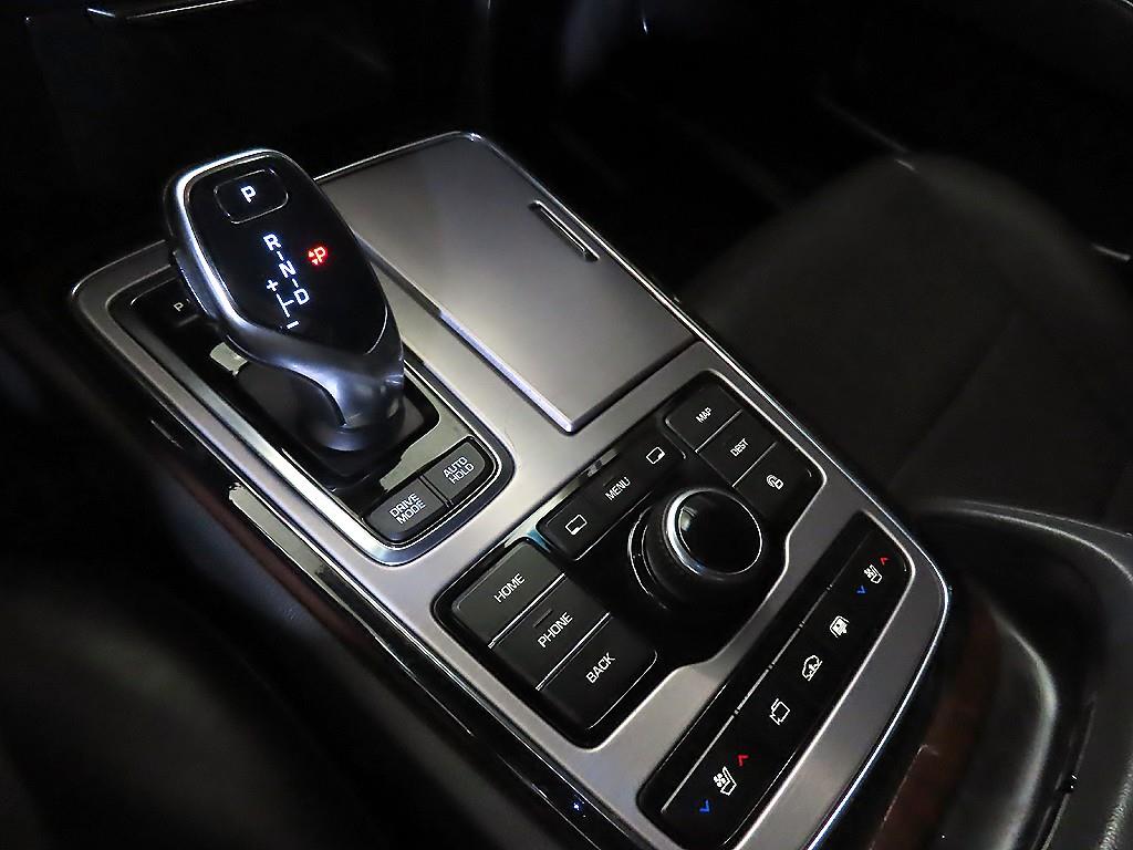 HYUNDAI Equus - Vista 12