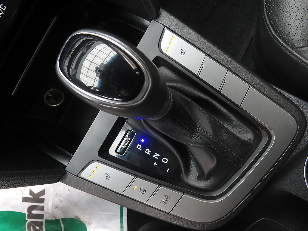 HYUNDAI Avante - Vista 12